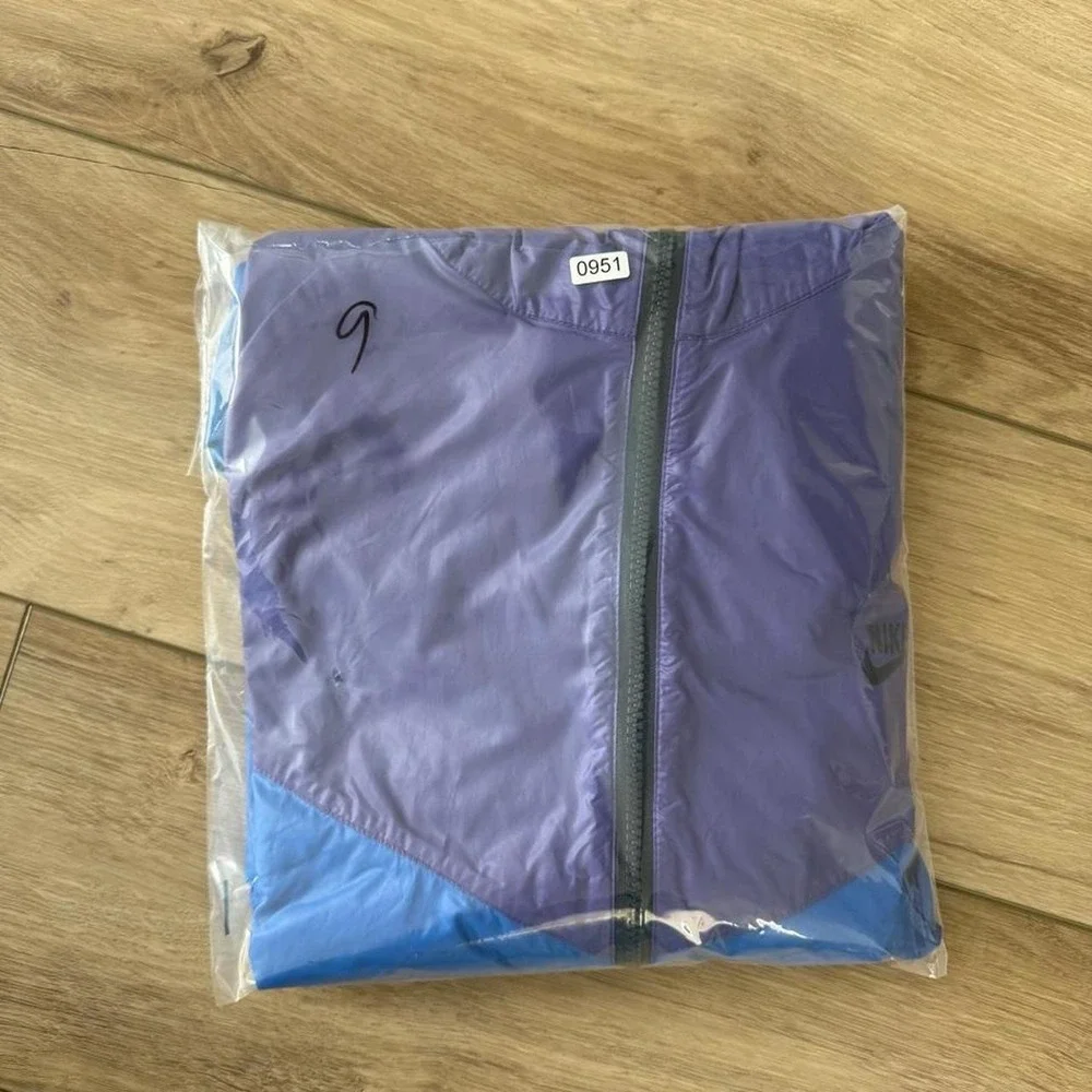 Nike blue & purple windbreaker sportswear jacket with hood, size XL